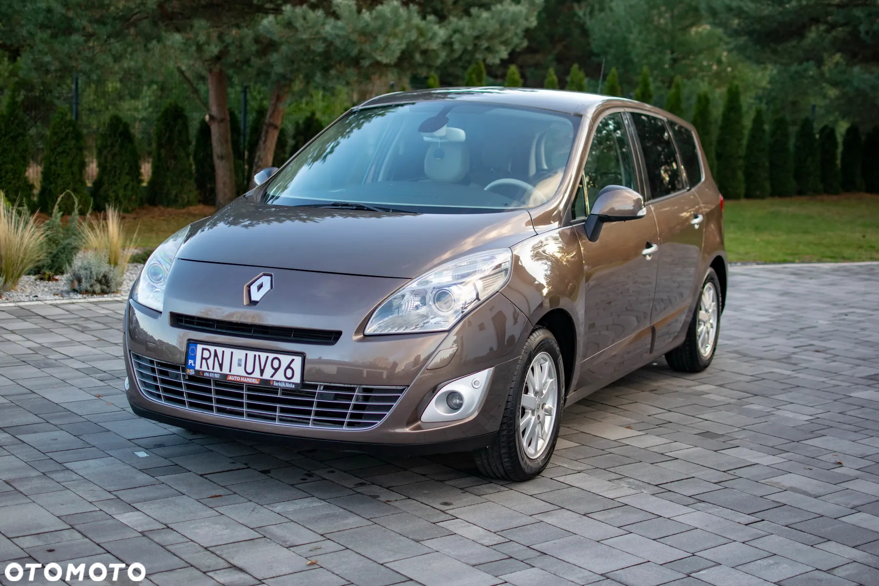 Renault Grand Scenic - 9