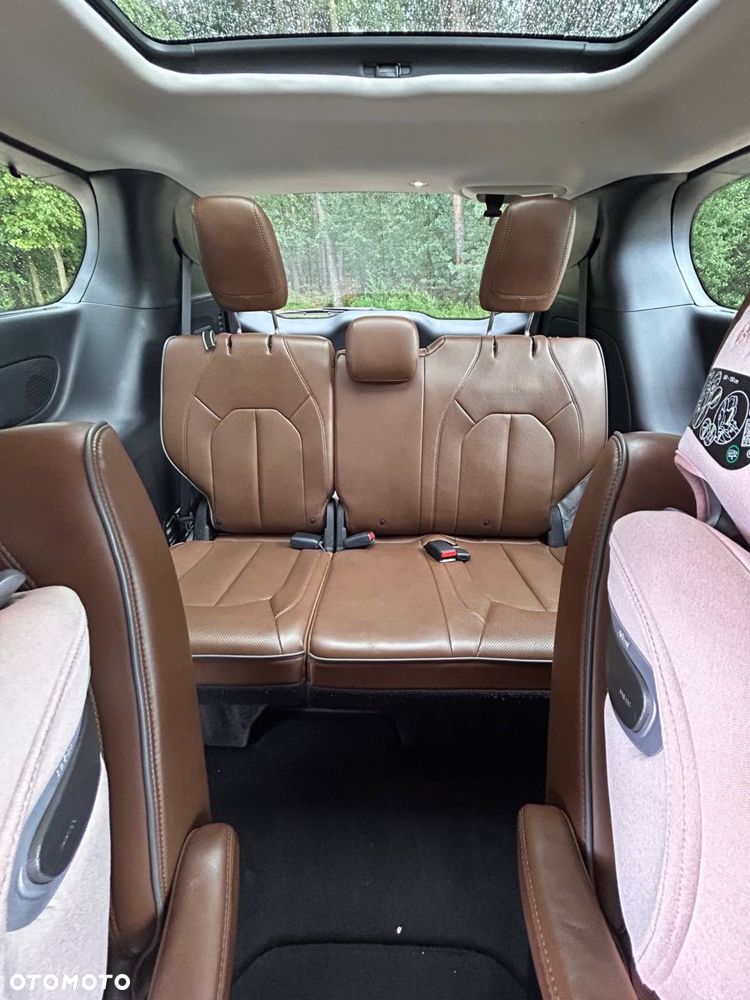 Chrysler Pacifica - 7