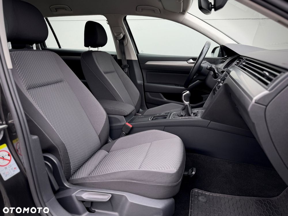 Volkswagen Passat 1.5 TSI EVO Business - 32