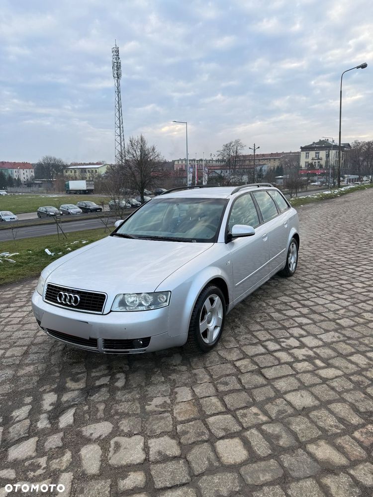 Audi A4 Avant - 1