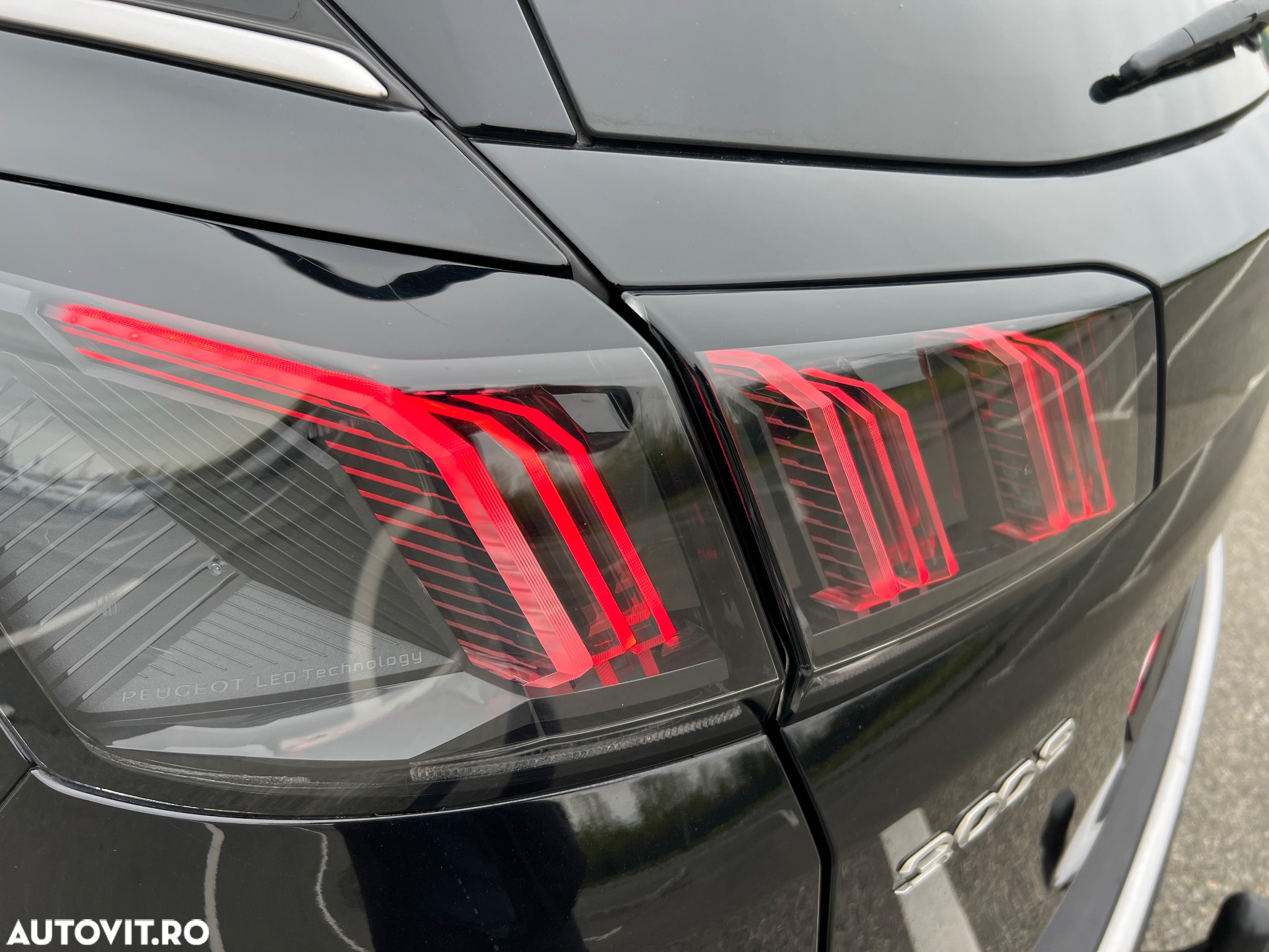 Peugeot 3008 Plug-In Hybrid 225 e-EAT8 GT - 28