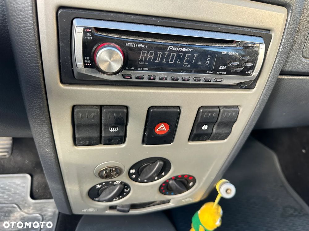 Dacia Logan 1.4 Laureate - 23
