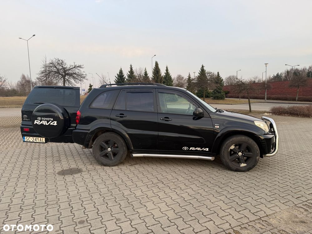 Toyota RAV4 2.0 VVT-i 4x4 - 4