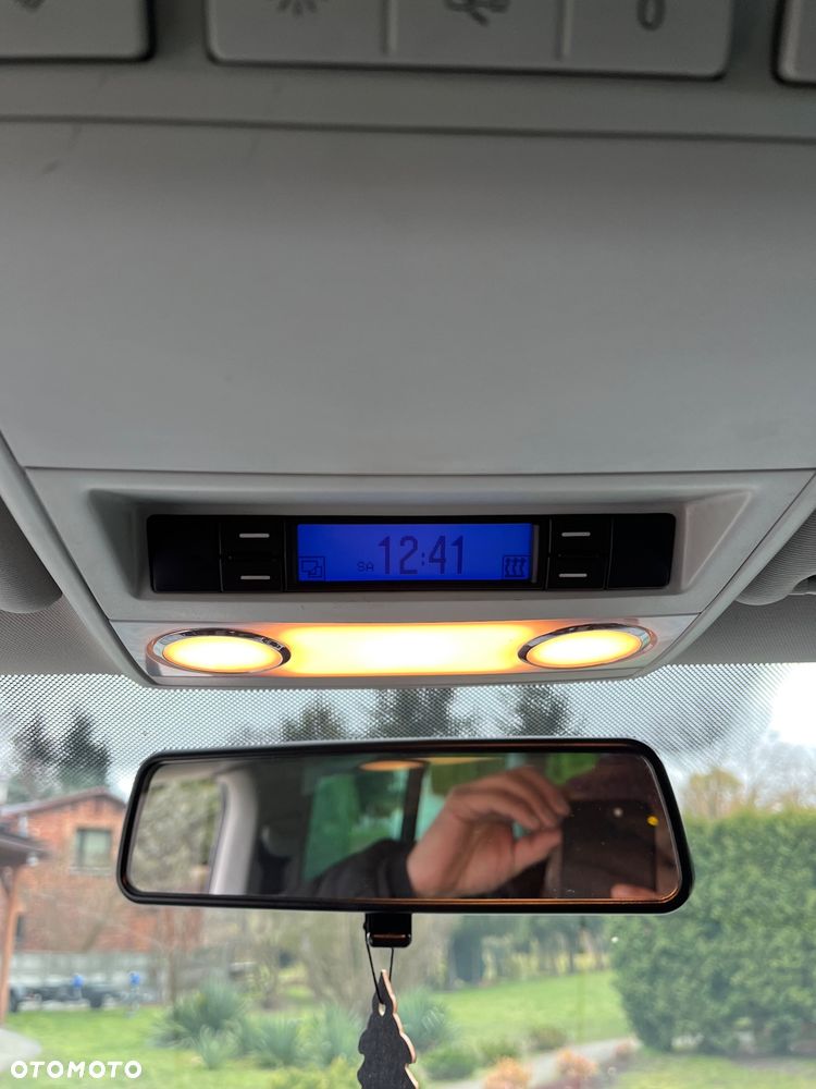Volkswagen Multivan - 17