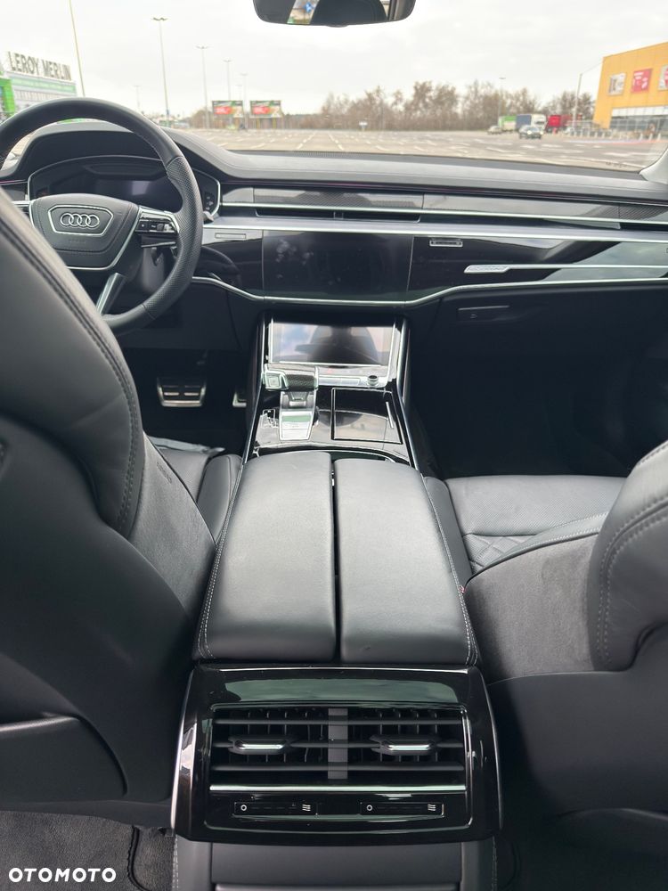 Audi S8 - 28