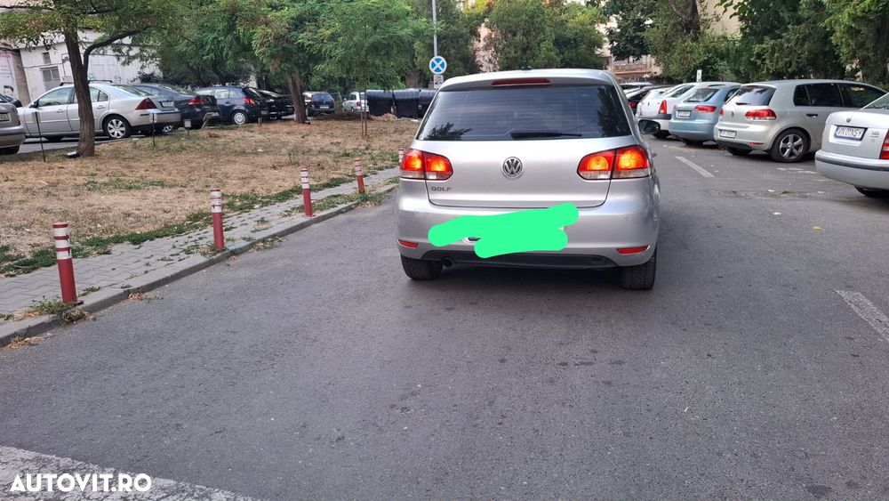 Volkswagen Golf - 1