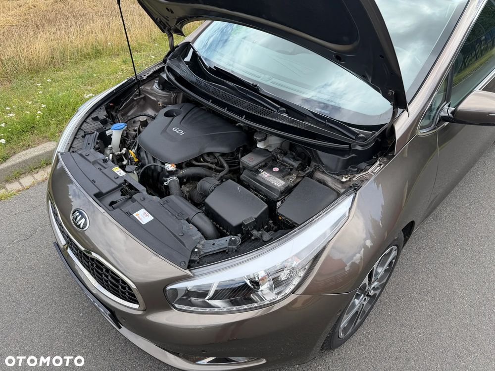 Kia Ceed 1.6 GDI DCT Platinum Edition - 40