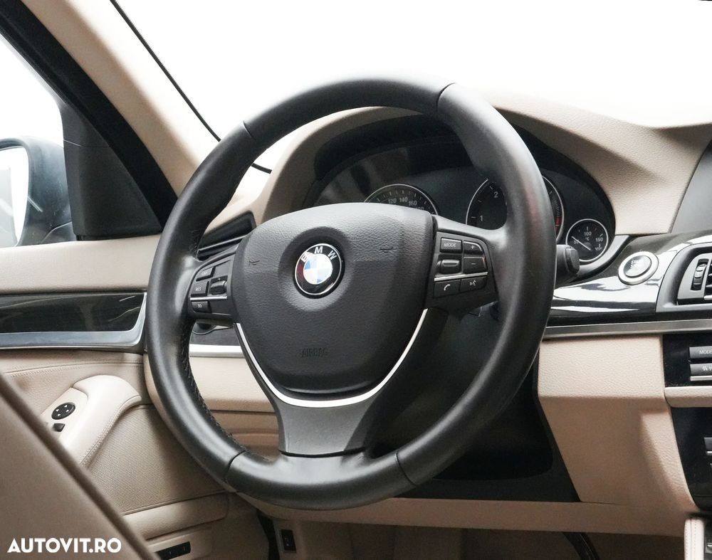 BMW Seria 5 520d xDrive - 17