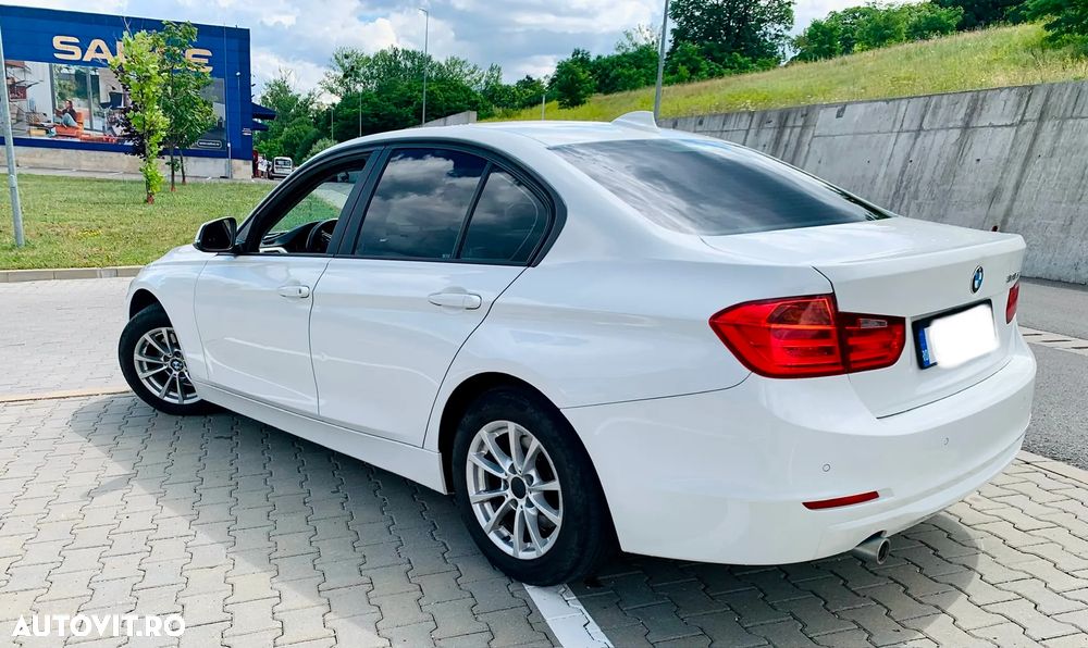 BMW Seria 3 318d DPF Aut. Edition Exclusive - 4