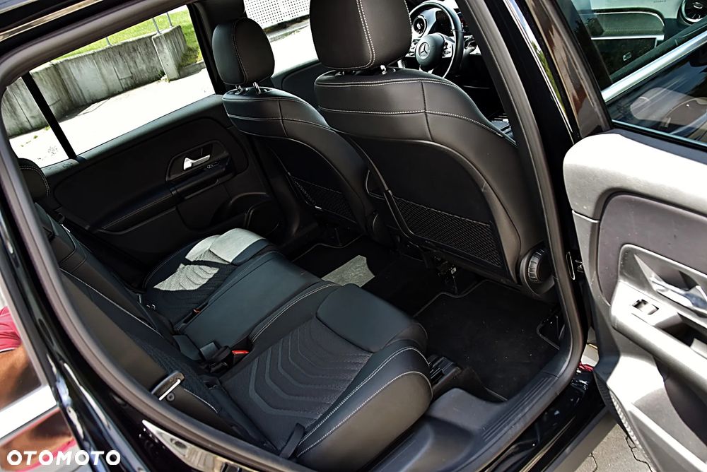 Mercedes-Benz GLB 200 7G-DCT - 24