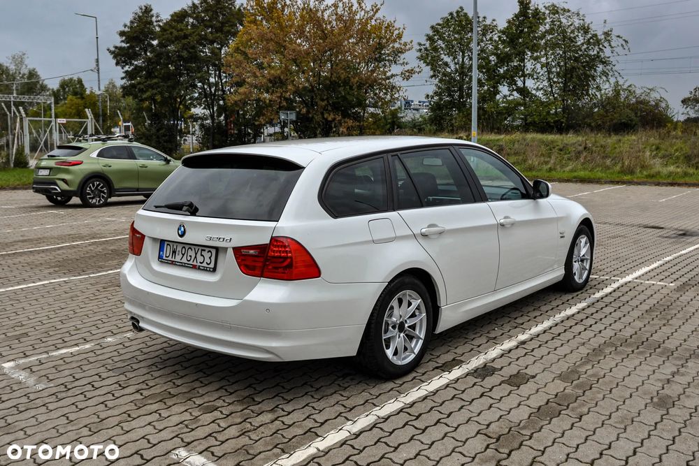BMW Seria 3 320d xDrive - 4
