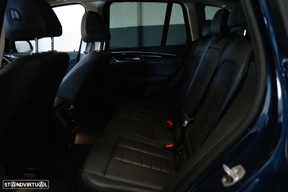 BMW iX3 - 24