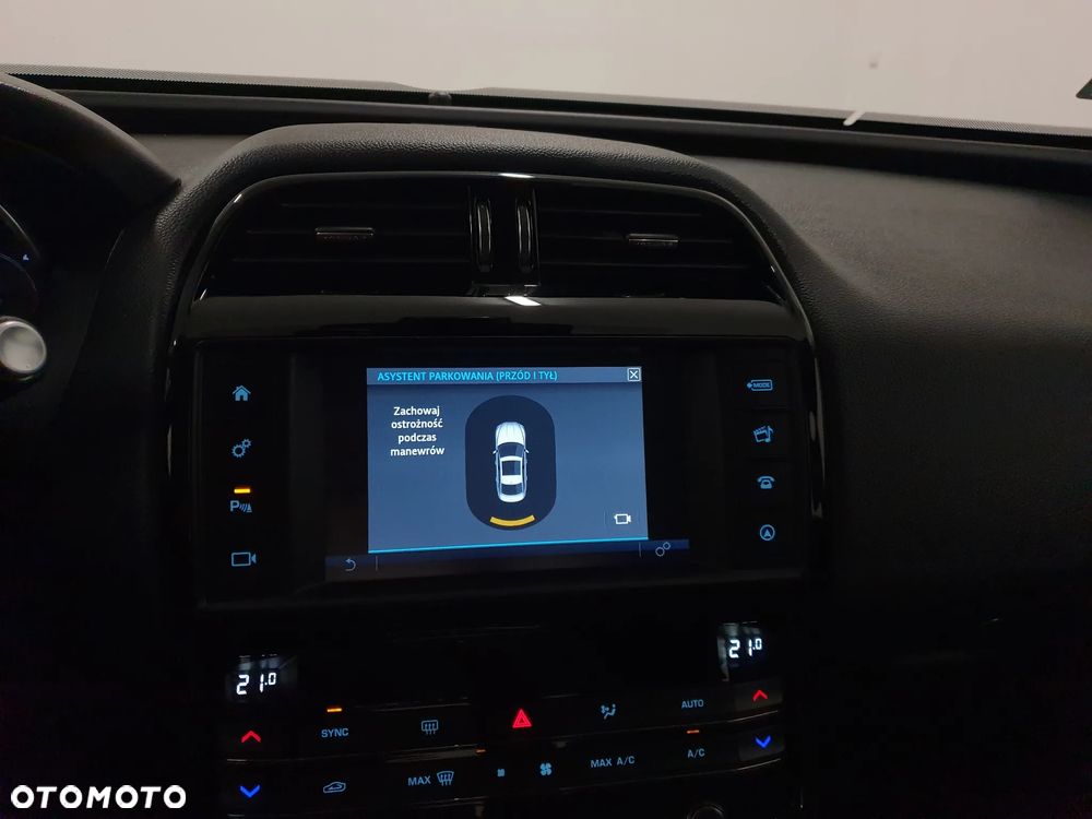 Jaguar XE 2.0 D Prestige - 22