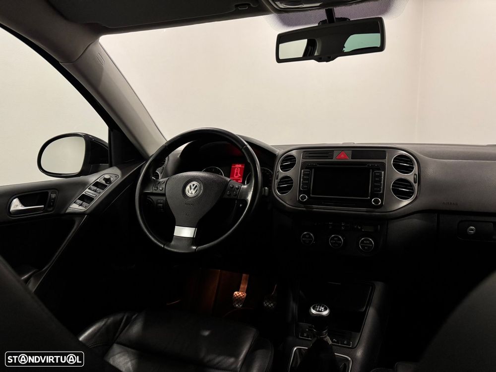 VW Tiguan 2.0 TDI Sport 4Motion - 28