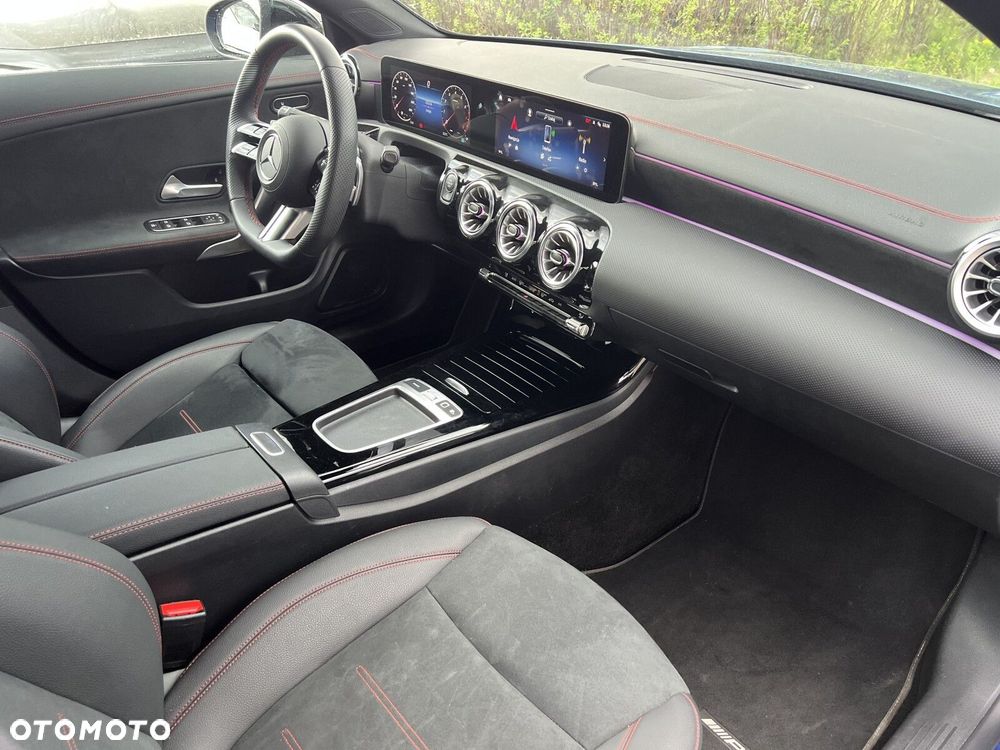 Mercedes-Benz CLA - 13