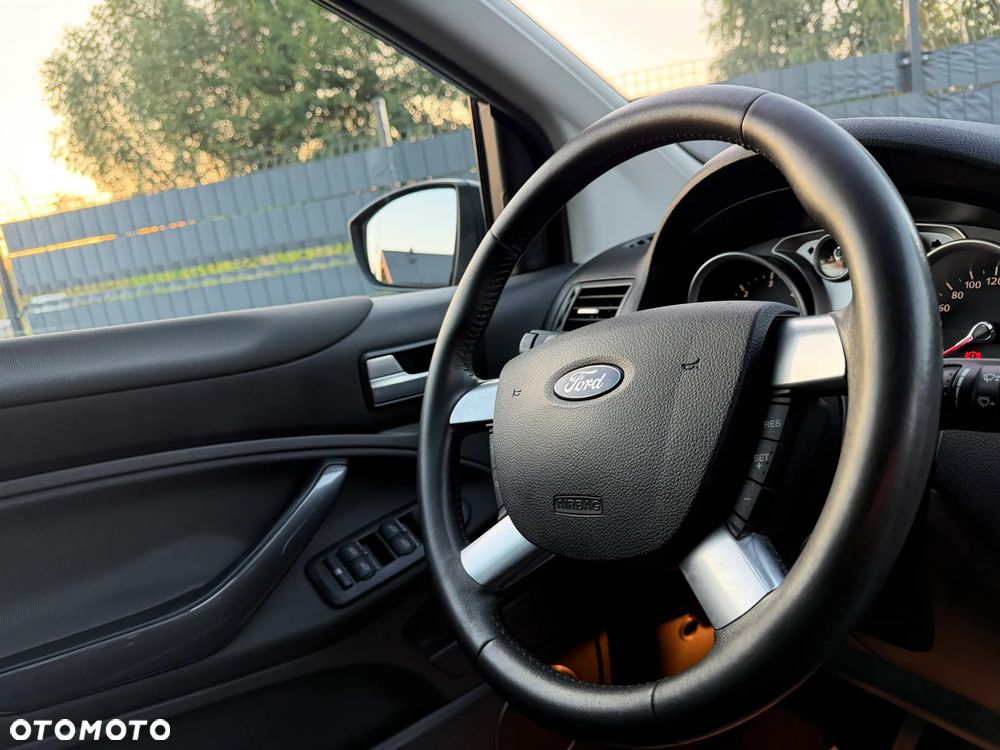 Ford Kuga 2.0 TDCi 4x4 Titanium - 33