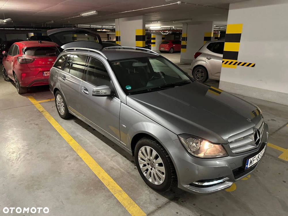 Mercedes-Benz Klasa C 180 CGI Automatik BlueEFFICIENCY Avantgarde - 16