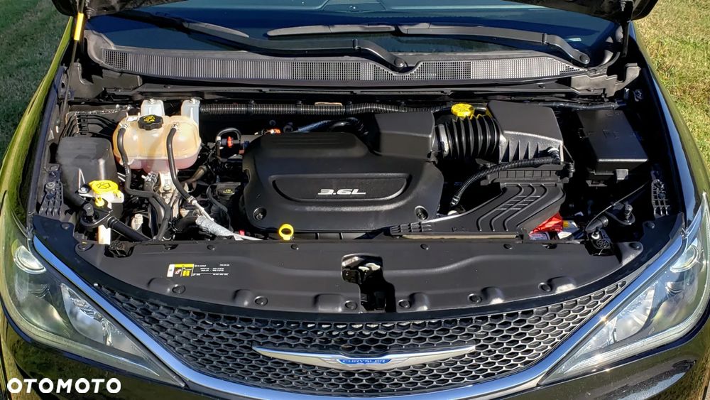 Chrysler Pacifica - 32