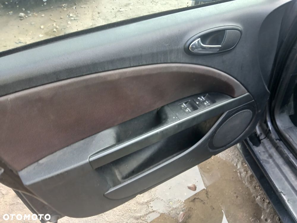 SEAT LEON II LC9Z fotel fotele kanapa deska kokpit podsufitka boczek boczki klamka podłokietnik - 3