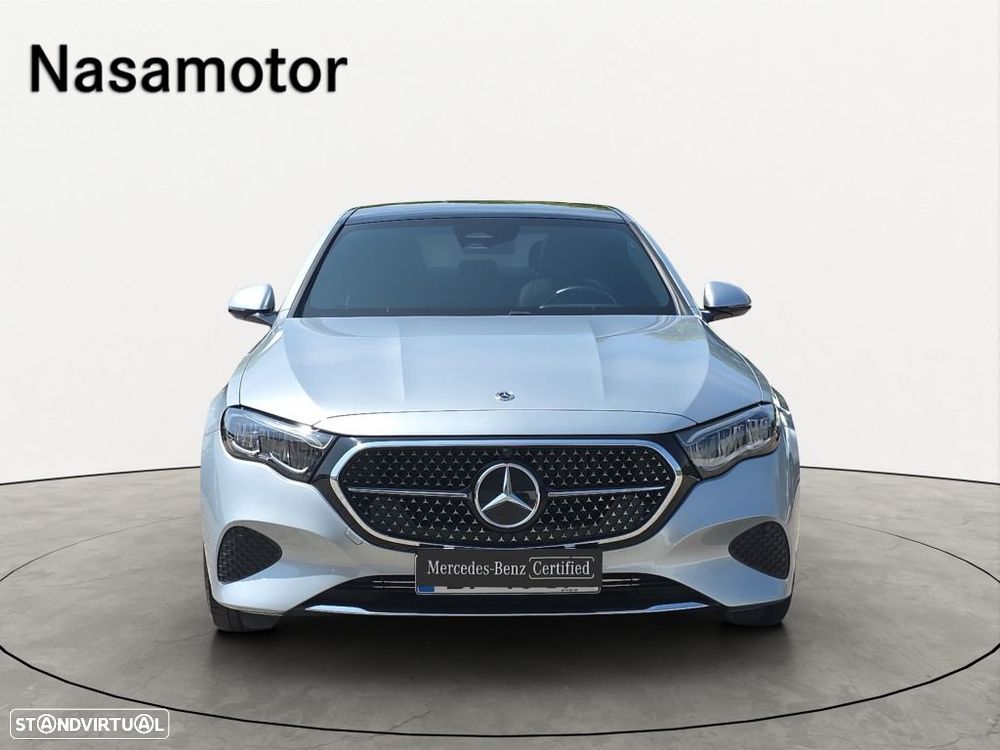Mercedes-Benz E 220 — fotografia 6