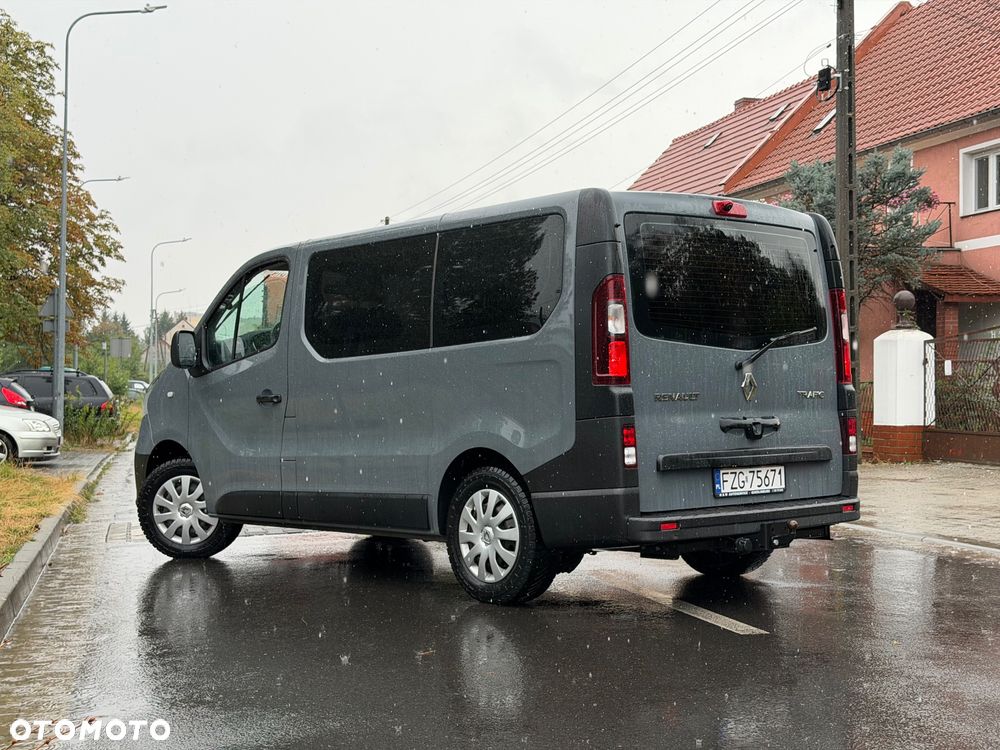 Renault Trafic 2.0 dCi EDC - 6