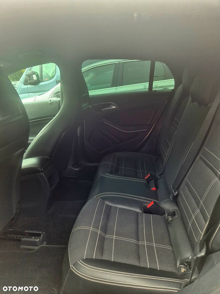 Mercedes-Benz CLA 200 - 14