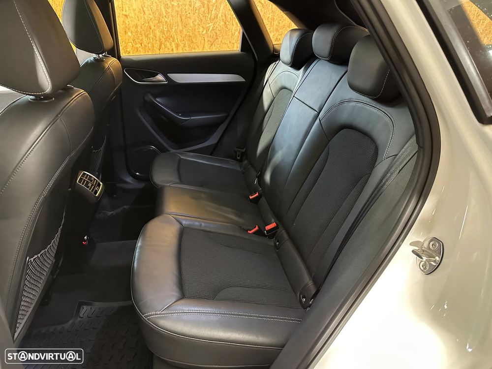 Audi Q3 2.0 TDI S-line - 23