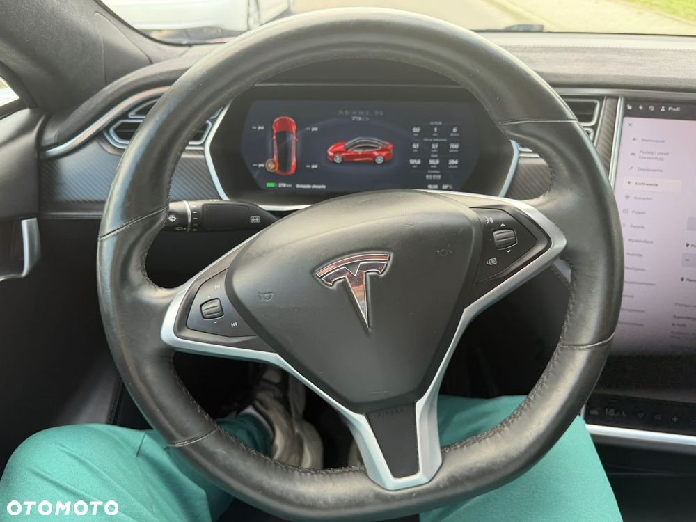 Tesla Model S - 35