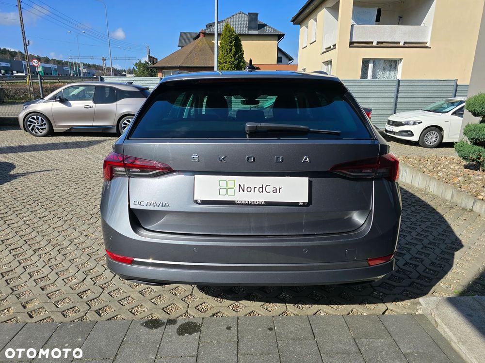 Skoda Octavia 2.0 TDI Selection DSG - 8