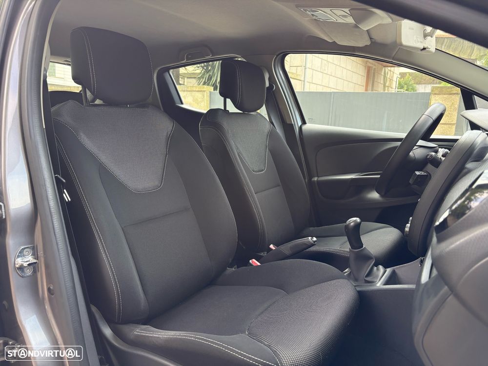 Renault Clio 0.9 TCE Luxe - 23