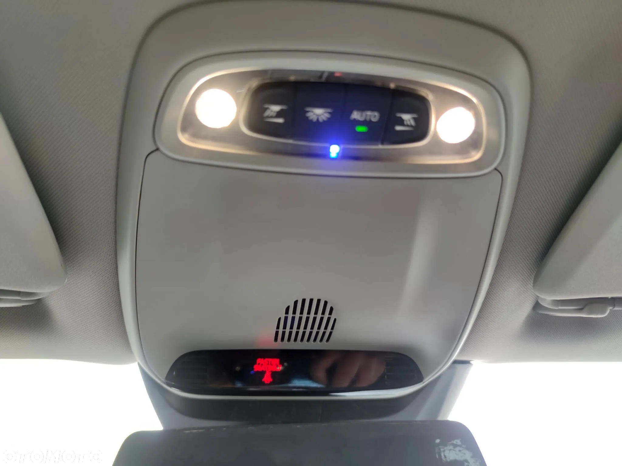 Volvo V40 D2 Momentum - 32