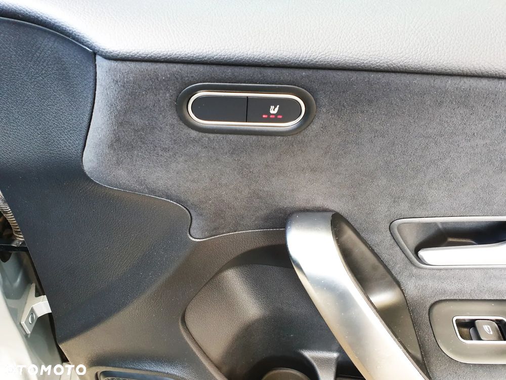 Mercedes-Benz Klasa A 200 7G-DCT Edition AMG Line - 22