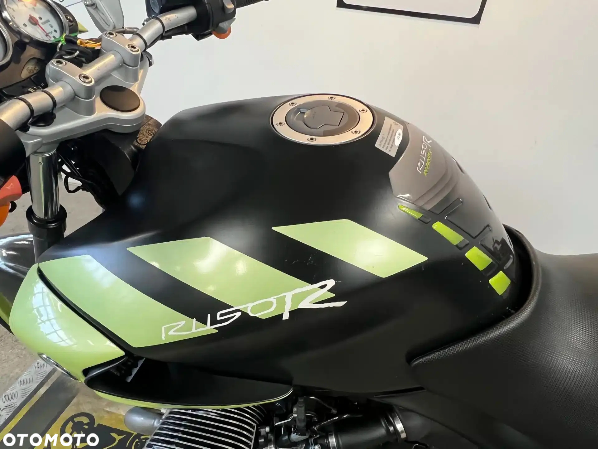 BMW R - 16