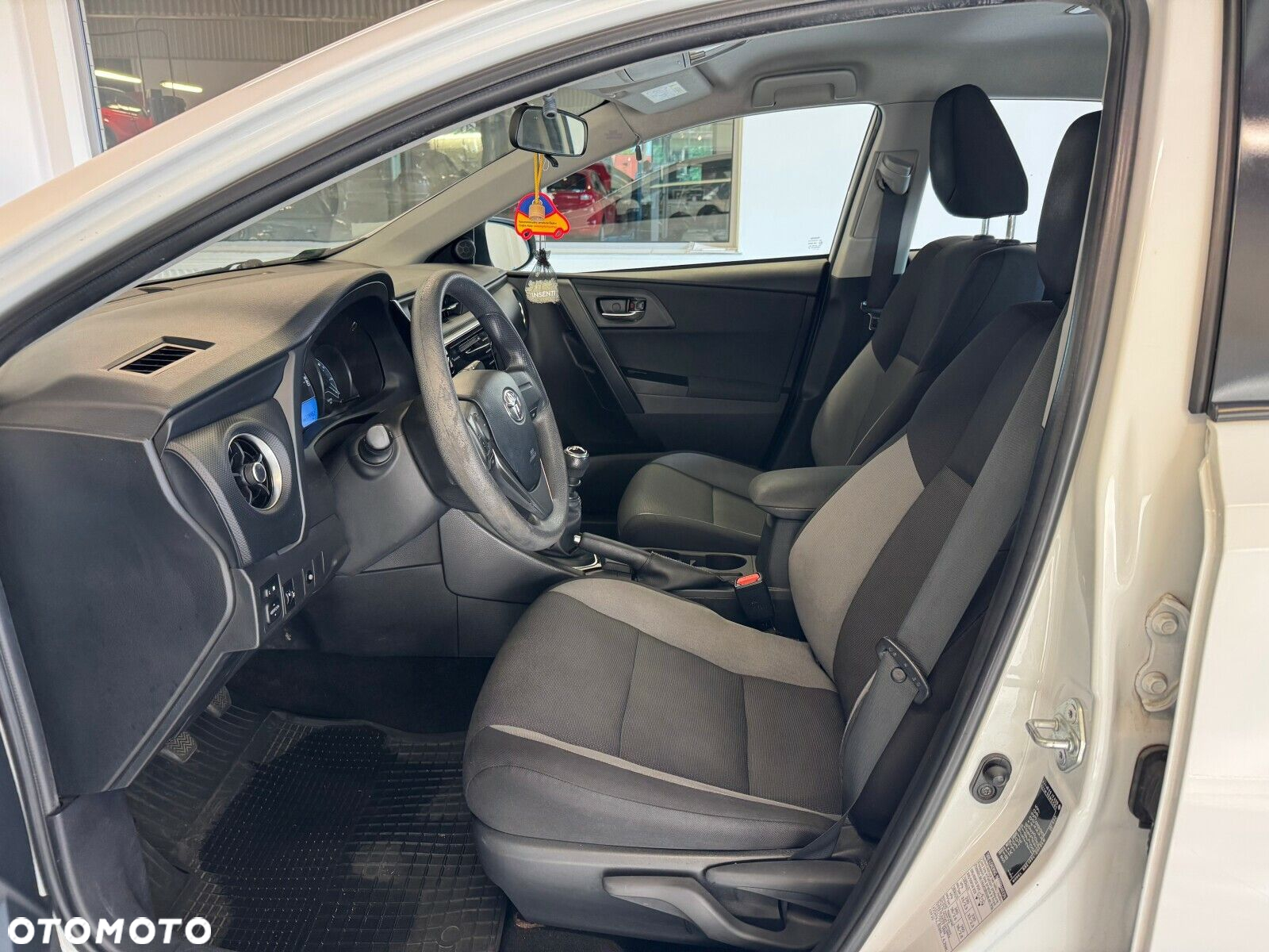 Toyota Auris - 8