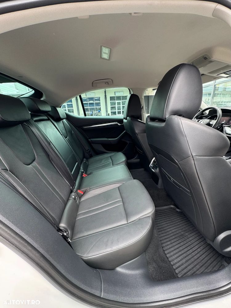 Skoda Octavia 2.0 TDI STYLE DSG - 9