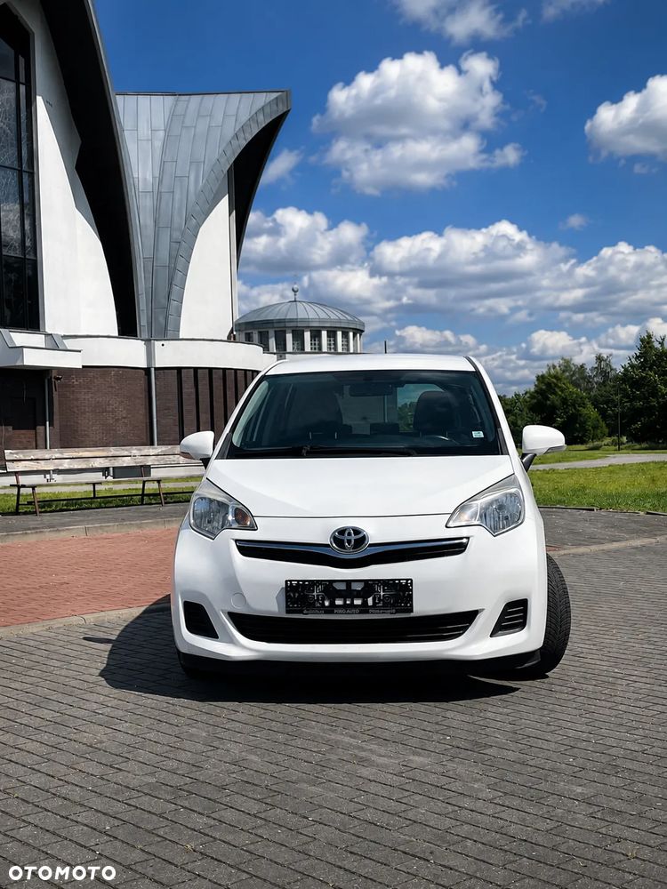 Toyota Verso S 1.4 D-4D Premium - 3