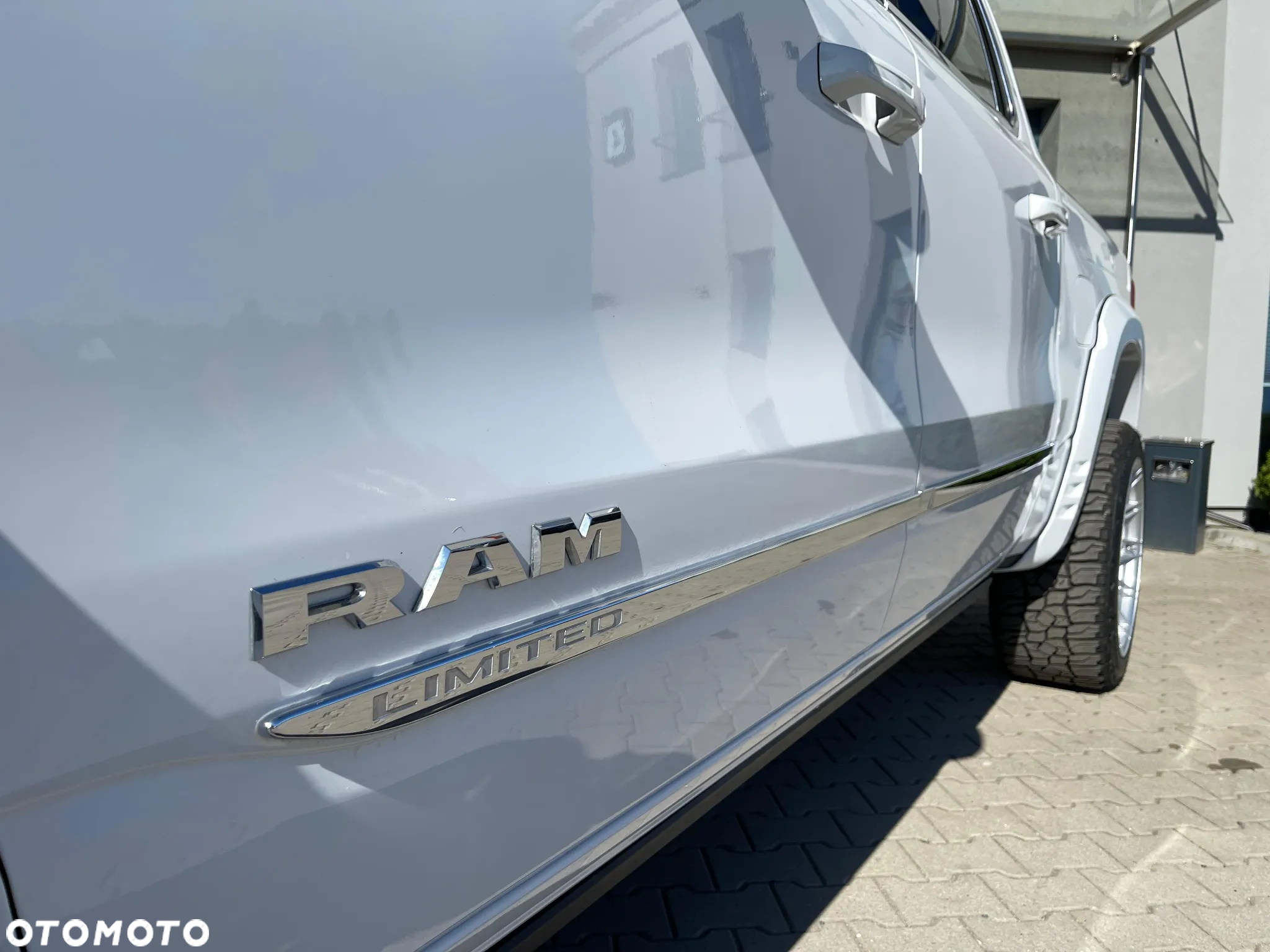 RAM 1500 ver-5-7-crew-cab-limited - 19