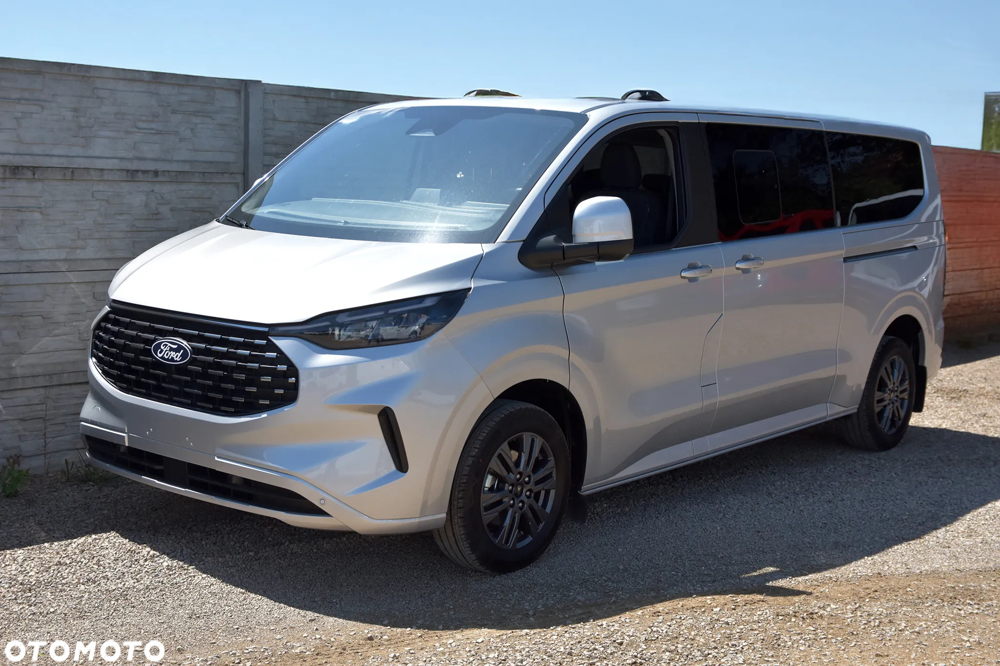 Ford Tourneo Custom 2.0 EcoBlue 320 L2 Titanium - 4
