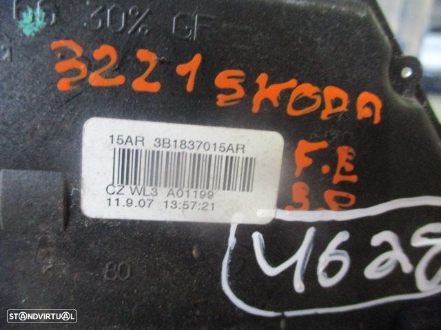 Fecho 3B1837015AR SKODA FABIA 2 2007 1.4I 85CV 5P AMARELO FE 8 PINOS SKODA FABIA 2 2007 1.4I 85CV 5P AMARELO FE 8 PINOS - 2