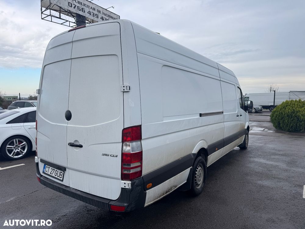 Mercedes-Benz Sprinter - 2