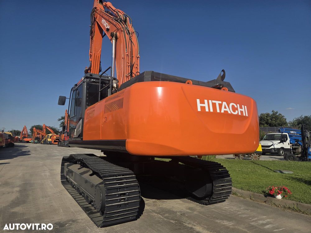 Hitachi ZX350LCN-6, 8.687h, CUPLA RAPIDA, cupa 2,2mc dinti NOI, latime 2,99m, ad sapare 7m, lant 90% bun doar 595h deplasare, consum mediu 17l/h, inst picon, inst rotire pe brate, GRESARE AUTOMATA, camera spate, ridica 25t, PROMOTIE 97.900 EUR+Tva - 15