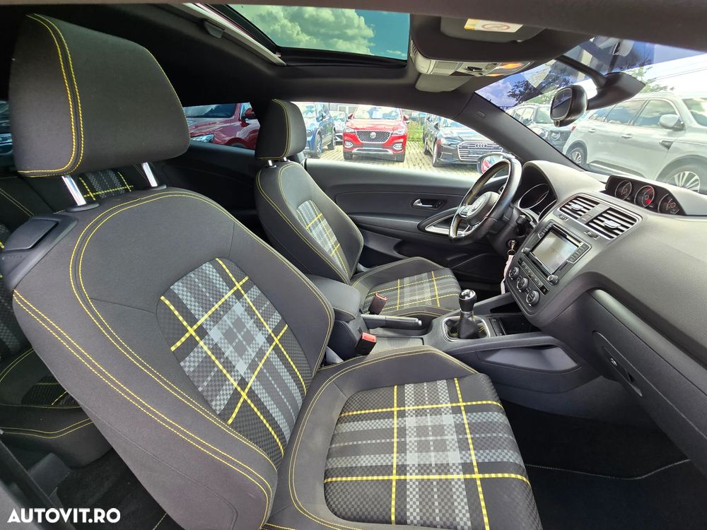 Volkswagen Scirocco 2.0 TDI (Blue Motion Technologie) - 7