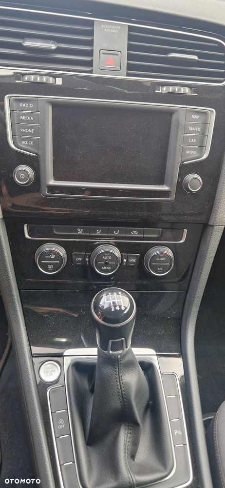 Volkswagen Golf 2.0 TDI BlueMotion Technology Allstar - 13