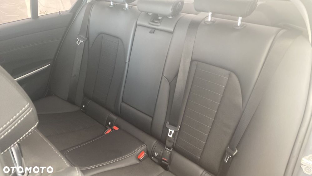 BMW Seria 3 318d Sport Line - 13