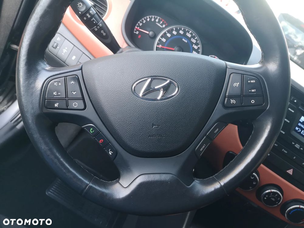 Hyundai i10 1.2 Fifa World Cup Edition - 15