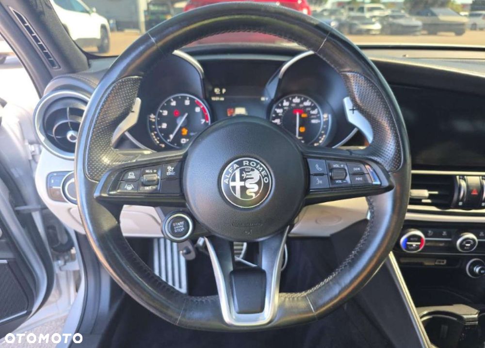 Alfa Romeo Giulia - 12
