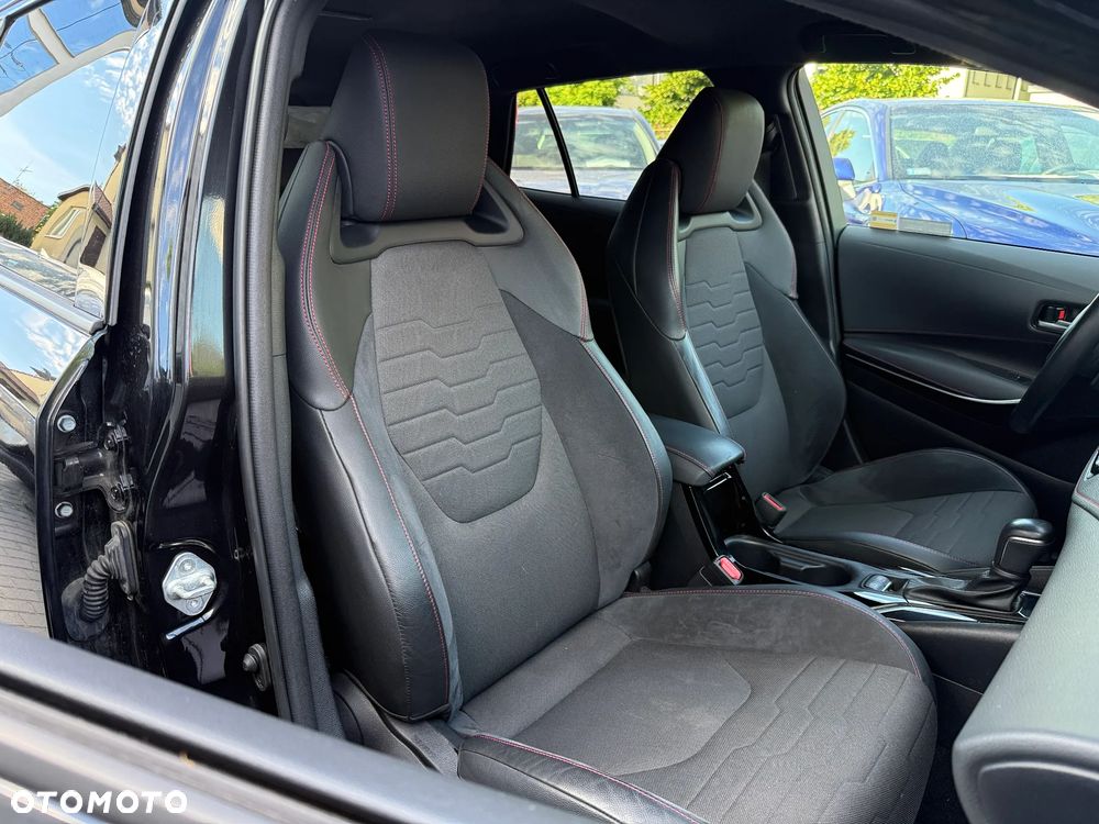 Toyota Corolla 2.0 Hybrid Executive - 18