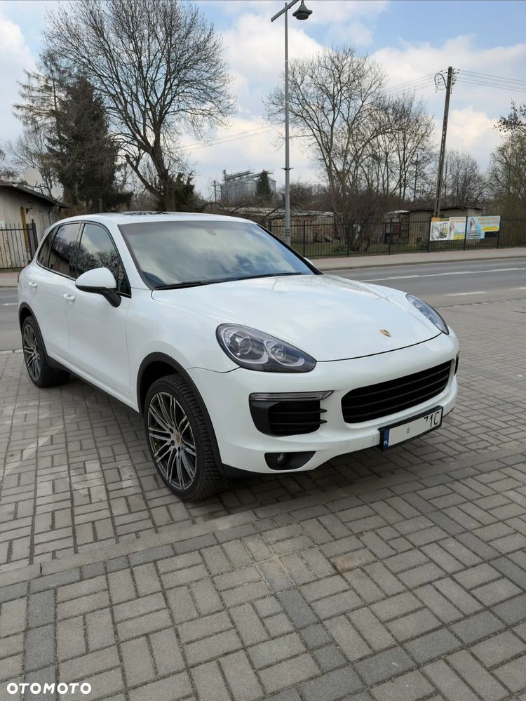 Porsche Cayenne - 1