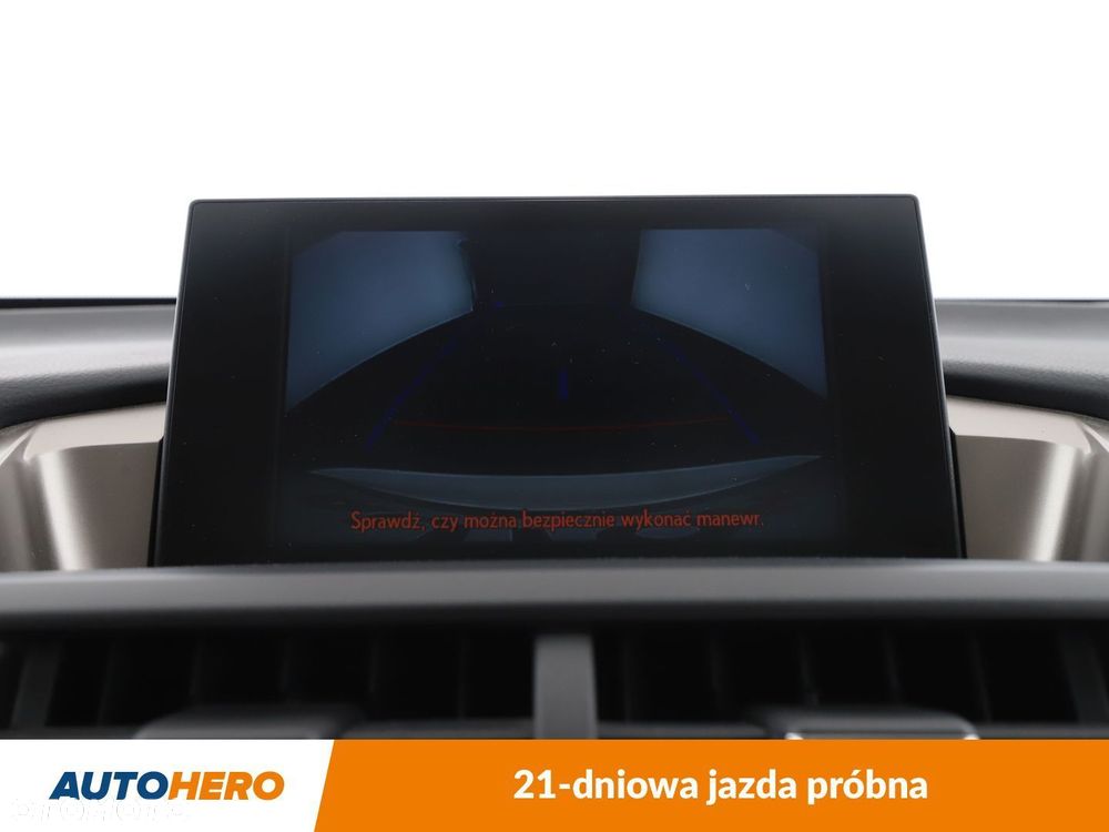 Lexus NX 300h Comfort AWD - 22