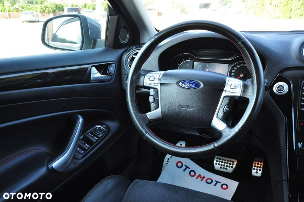 Ford Mondeo - 32